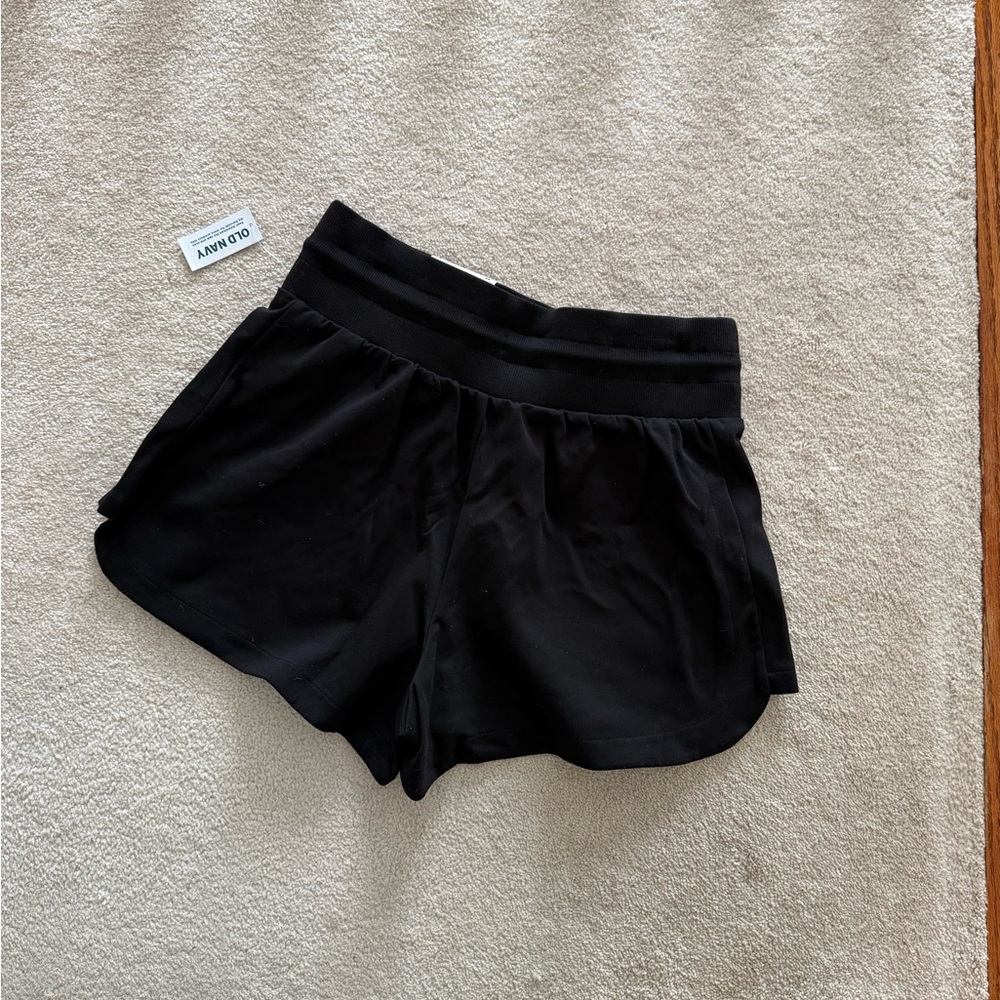 Old Navy Women's Black Athletic Shorts Dynamic Fleece - Picture 2 of 2
